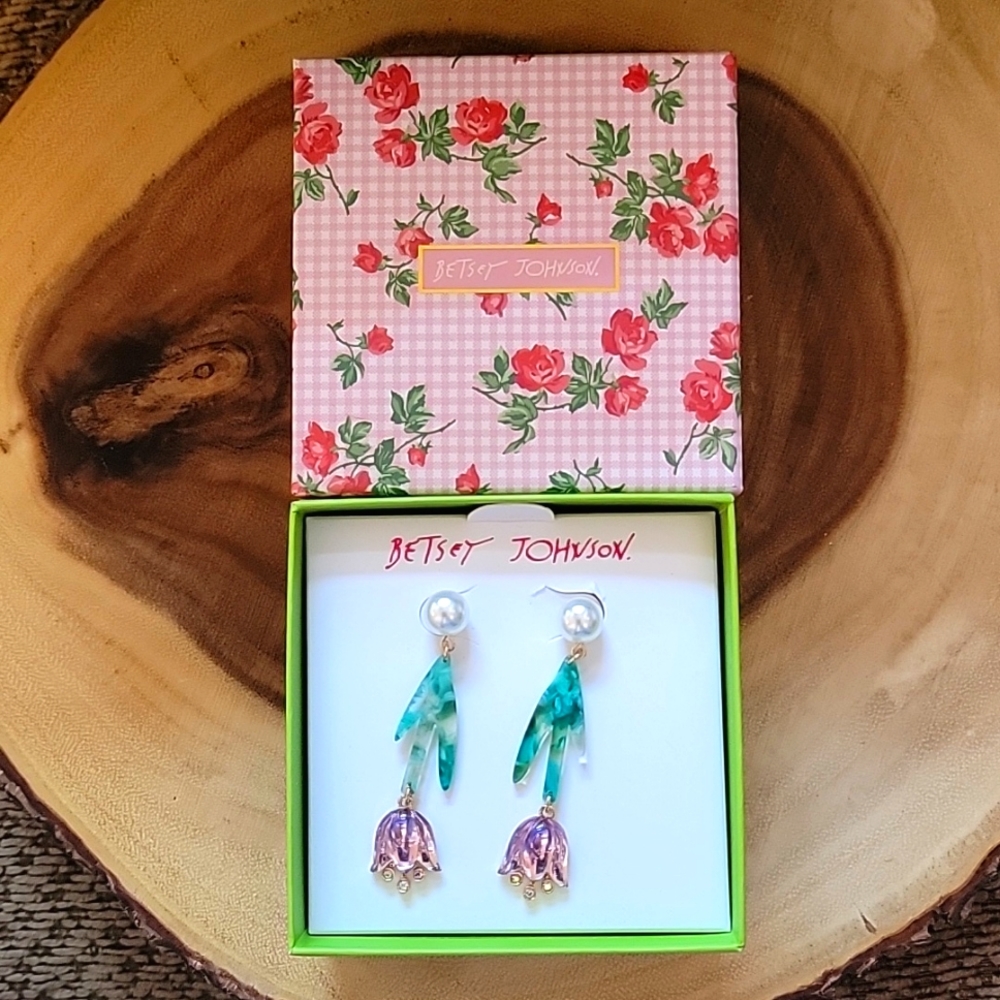 BETSEY JOHNSON TULIP DROP EARRINGS - Picture 2 of 6